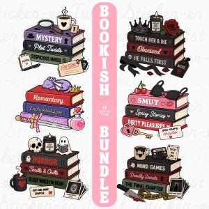 Puede incluir: Una colección de pilas de libros ilustrados con títulos como "Mystery", "Romantasy" y "Horror". Cada pila tiene accesorios temáticos como una lupa, una corona, una calavera y una taza de café. El texto "BOOKISH BUNDLE" se muestra verticalmente.