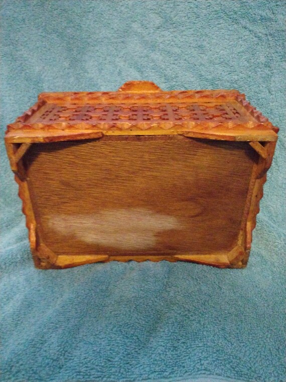 Vintage Hand Carved Jewelry Box - image 10