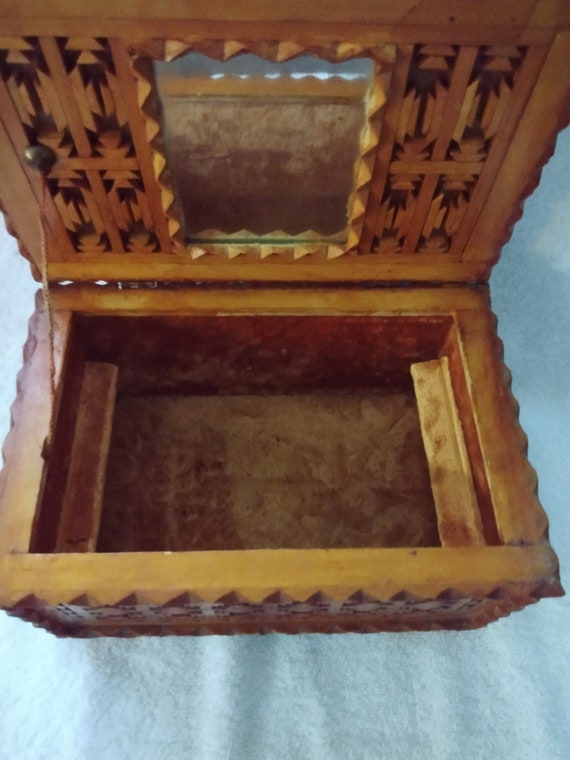 Vintage Hand Carved Jewelry Box - image 8