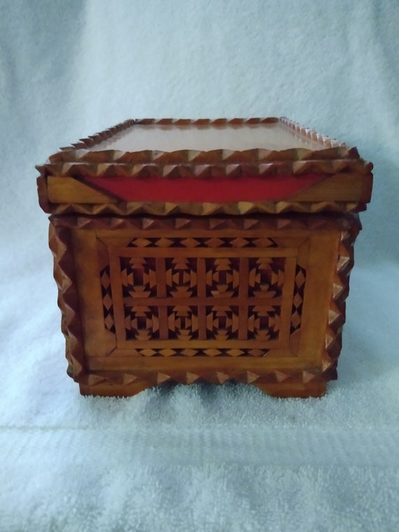 Vintage Hand Carved Jewelry Box - image 4