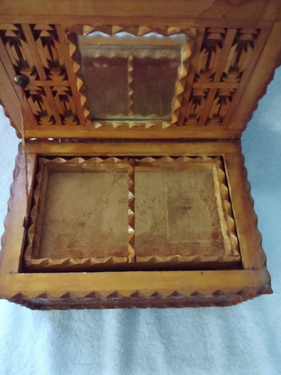 Vintage Hand Carved Jewelry Box - image 7