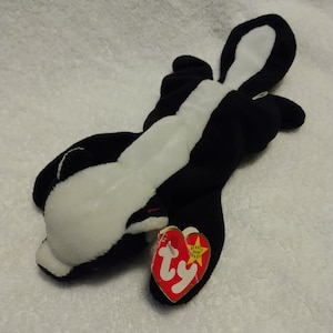 Vintage Ty Beanie Baby &quot;Stinky&quot; Skunk