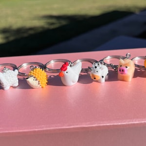 Cow Keychain, Farm Animal Keychains, Honey Bee Gifts, Cute Pig Keychain, Sheep Gifts, Chicken Farm Style Keyring, Hedgehog Backpack Charm