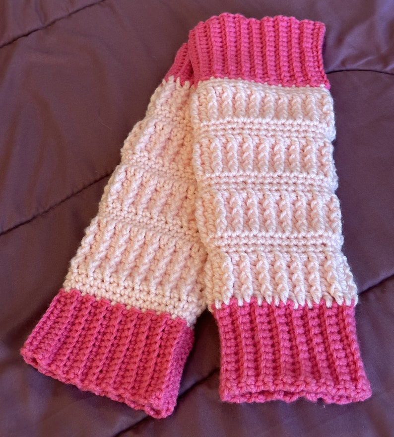 Ladies Pink Leg Warmers Pattern image 1