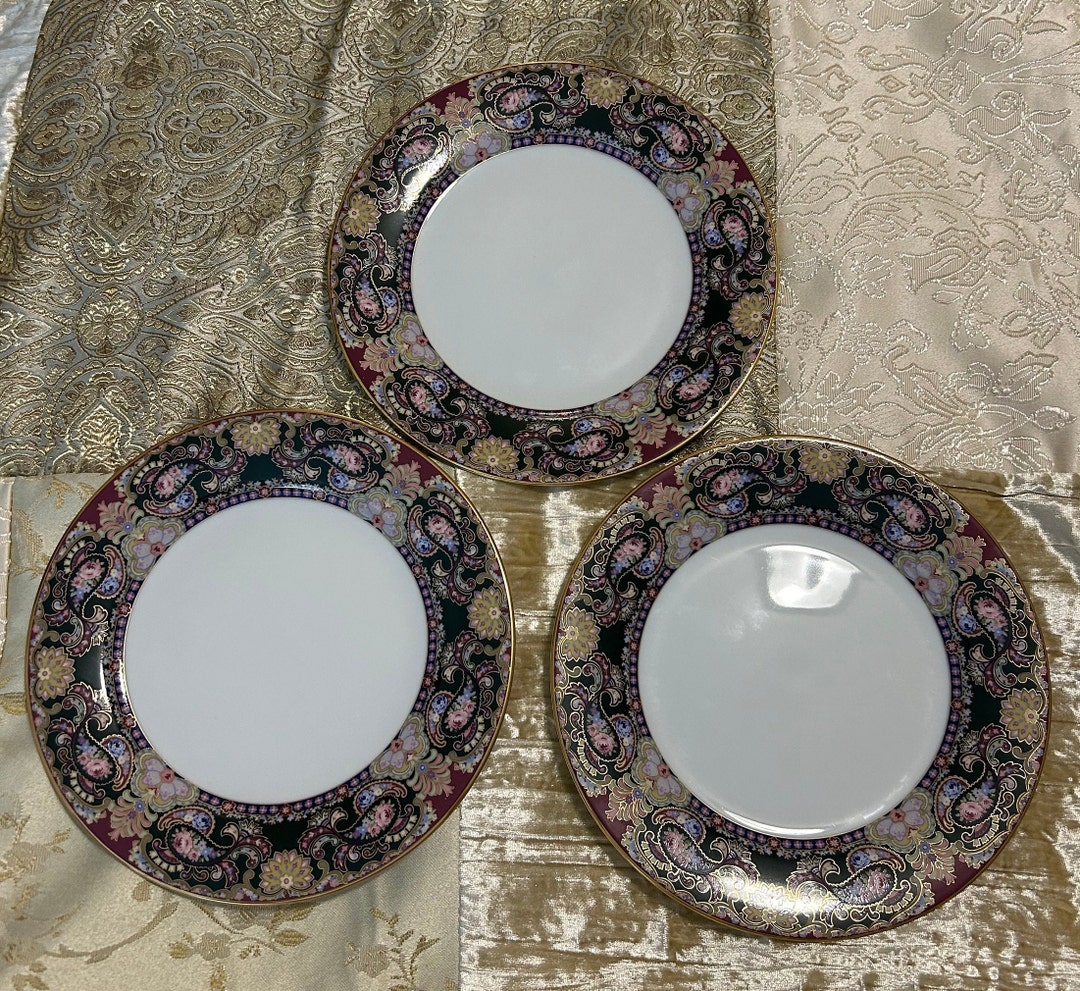 Vintage Muirfield Royal Paisley 8931 and Gold Rim Border 8.25