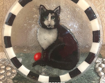 Authentic Vintage Phyllis Martin Hand Made Fused Art Glass Black Tuxedo Cat Decorative 11" Plate Etched Signature