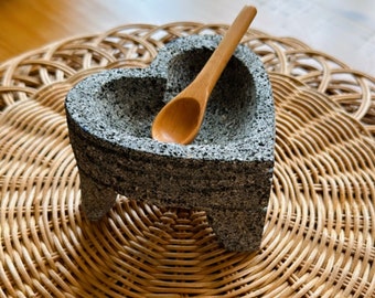 Mini molcajete de corazon con cuchara