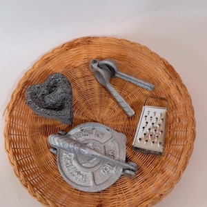 Mini mexican kitchen tools mini tortillera, mini esprimidor, mini rallador, mini molcajete