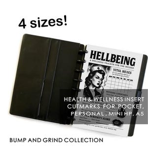 Könnte beinhalten: Schwarzer Planer mit einem "Hellbeing" Wellness-Tracker-Einsatz. Der Einsatz zeigt eine Vintage-Illustration einer Frau und den Text "Vital Hexes" und "Health & Wellness Insert Cutmarks for Pocket, Personal, Mini HP, A5". Der Text "4 sizes!" ist ebenfalls sichtbar.