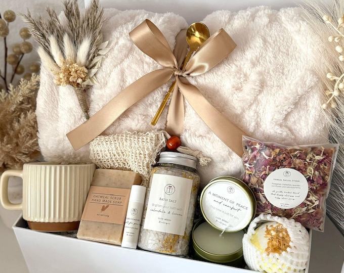 Featured listing image: Spa Gift for Her, Birthday Gift Box, Gift Basket for Mom, Christmas Gift for Her, Friend Coworker Self Care Gift, Relaxing Thank You Gift