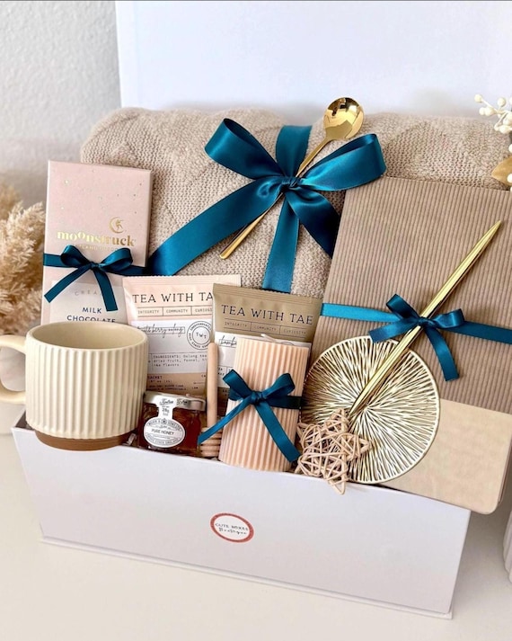 Self Care Gift Box, Sending Hugs Care Package For Him Her, Gift Basket Women Men Tea Chocolate Candle Blanket Cup Mug Get Well Soon Gift Box