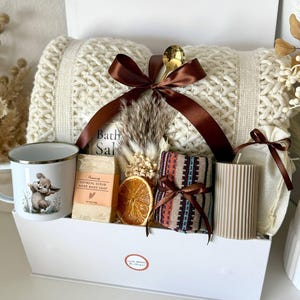 Self Care Gift Box, Thank You Hygge Gift Basket for Her, Hug in a Box Birthday Gifts Mom Sister Women Girlfriend Granny Coworker Best Friend Set 7