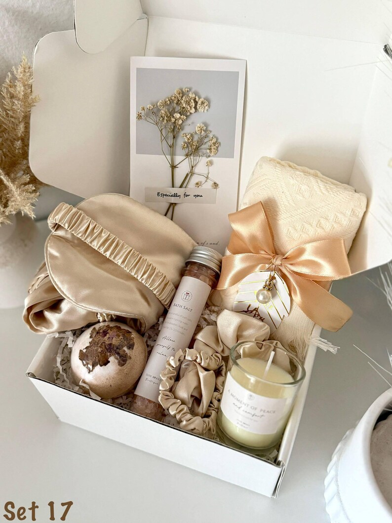 SPA Gift Box for Her, Unique Spa Gift Basket, Luxury Birthday Gift Set, Relaxation Self Care Package for Her, Hug in a Box, Mom Sister Boss Set 17