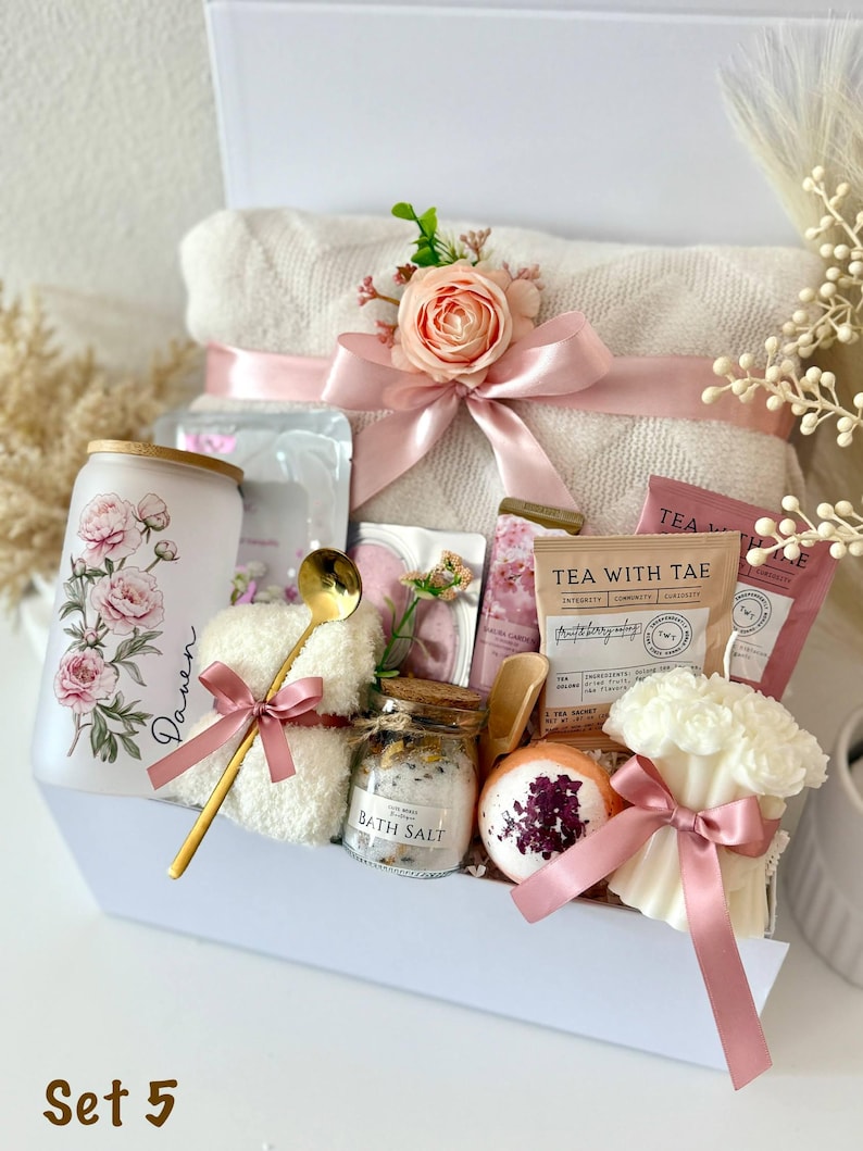 Birthday Gift Box for Her, Personalized Birthday Gift Basket Set for Daughter Mom Best Friend Sister Women Hug in a Box Happy Birthday Hygge Set 5