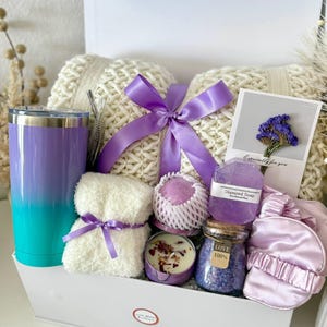 SPA Gift Box for Her, Unique Spa Gift Basket, Luxury Birthday Gift Set, Relaxation Self Care Package for Her, Hug in a Box, Mom Sister Boss Set 9
