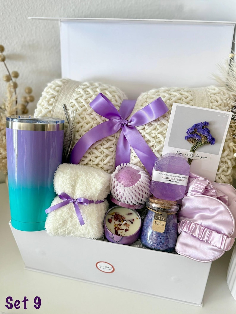 SPA Gift Box for Her, Unique Spa Gift Basket, Luxury Birthday Gift Set, Relaxation Self Care Package for Her, Hug in a Box, Mom Sister Boss Set 9