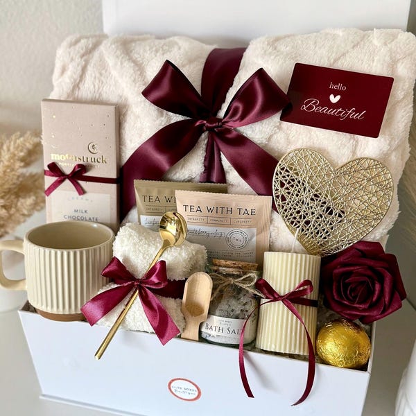 Hug in a Box, Luxury Birthday Gift Basket Women, Care Package for Her, Thoughtful Gift Mom, Hygge Gift Box, Sympathy SPA Get Well Soon Set