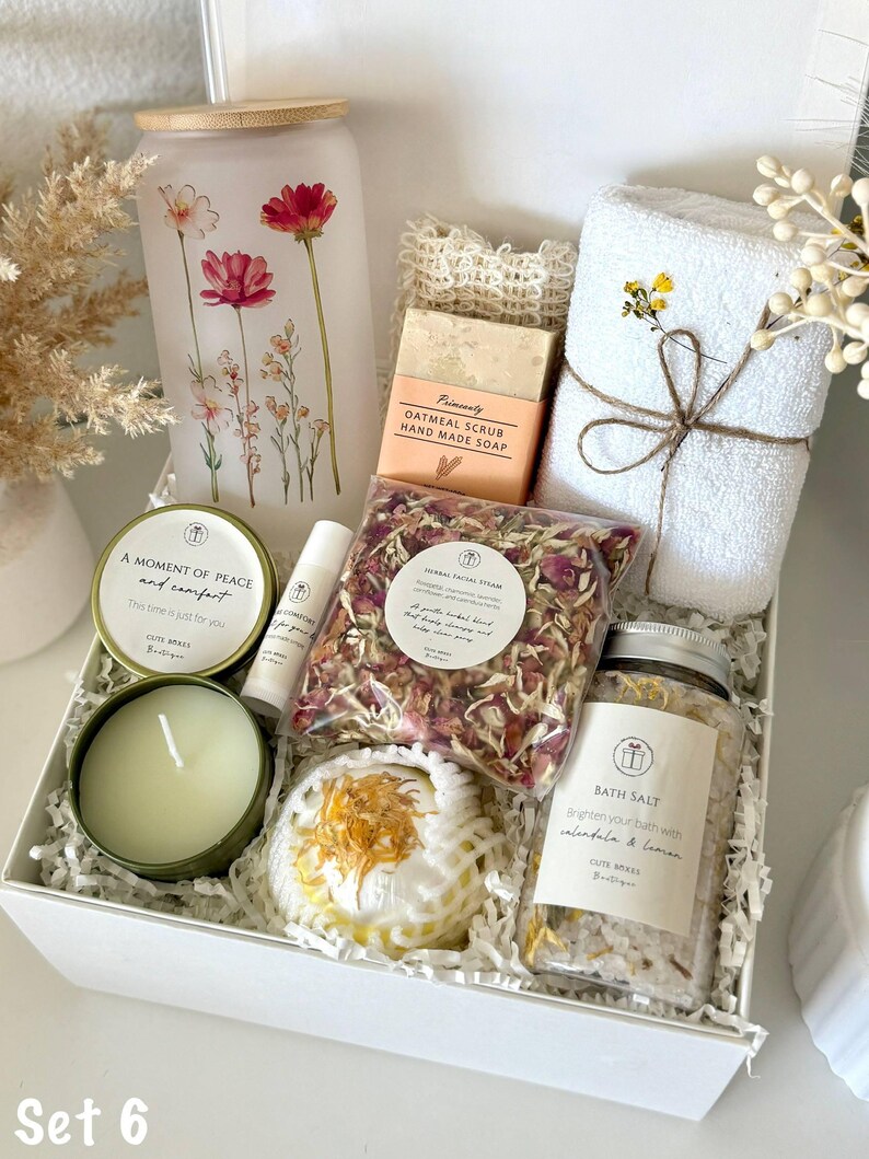 SPA Gift Box for Her, Unique Spa Gift Basket, Luxury Birthday Gift Set, Relaxation Self Care Package for Her, Hug in a Box, Mom Sister Boss Set 6