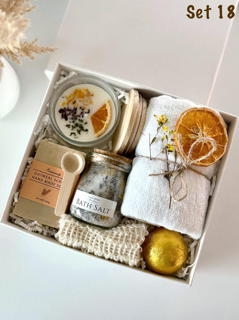 SPA Gift Box for Her, Unique Spa Gift Basket, Luxury Birthday Gift Set, Relaxation Self Care Package for Her, Hug in a Box, Mom Sister Boss Set 18