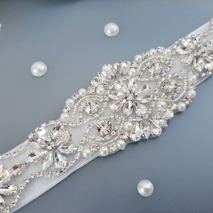 Malone a bridal belt with clusters of classic pearls - WED2B