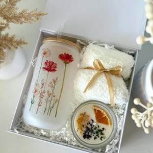 SPA Gift Box for Her, Unique Spa Gift Basket, Luxury Birthday Gift Set, Relaxation Self Care Package for Her, Hug in a Box, Mom Sister Boss Set 12