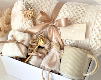 Personalized Gift Box for Mom, Throw Blanket, Frosted Glass Can - Etsy