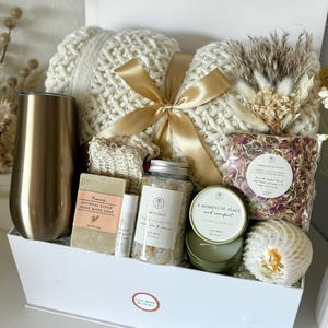 SPA Gift Box for Her, Unique Spa Gift Basket, Luxury Birthday Gift Set, Relaxation Self Care Package for Her, Hug in a Box, Mom Sister Boss Set 3