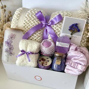 SPA Gift Box for Her, Unique Spa Gift Basket, Luxury Birthday Gift Set, Relaxation Self Care Package for Her, Hug in a Box, Mom Sister Boss Set 14
