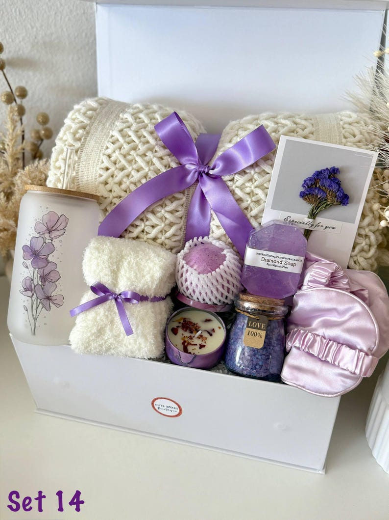 SPA Gift Box for Her, Unique Spa Gift Basket, Luxury Birthday Gift Set, Relaxation Self Care Package for Her, Hug in a Box, Mom Sister Boss Set 14