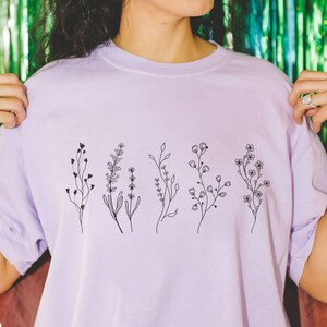 Cottage Core T-shirt Gift for Forager Wildflower Shirt Minimalist Flower Tee Gardener Gift for Flower Lover Floral Whimsical Plant Lover Tee