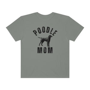 Caniche maman vie Standard caniche T-shirt caniche maman Tee caniche propriétaire Tshirt cadeau chien maman chemise caniche maman fière fourrure maman caniche amant cadeau