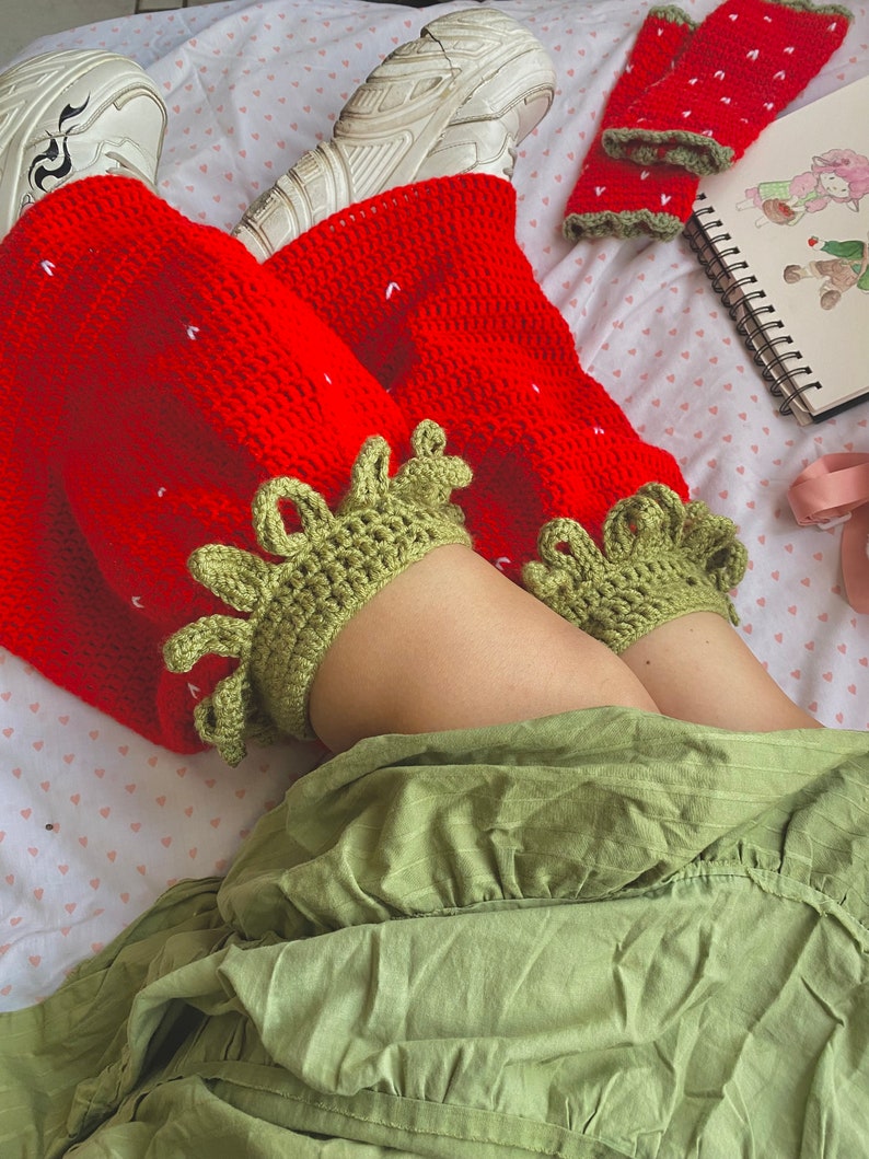 Crochet Strawberry leg warmers imagem 5