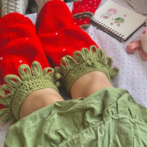 Crochet Strawberry leg warmers imagem 1