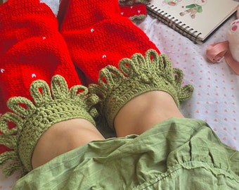 Strawberry milk legwarmers: Crochet pattern