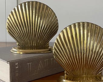 Vintage Hollywood Regency Brass Clam Shell Seashell Bookends