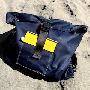 Upcycled Oilskin Tote Bag - Maritime Markttasche - Blau Gelb Schwarz