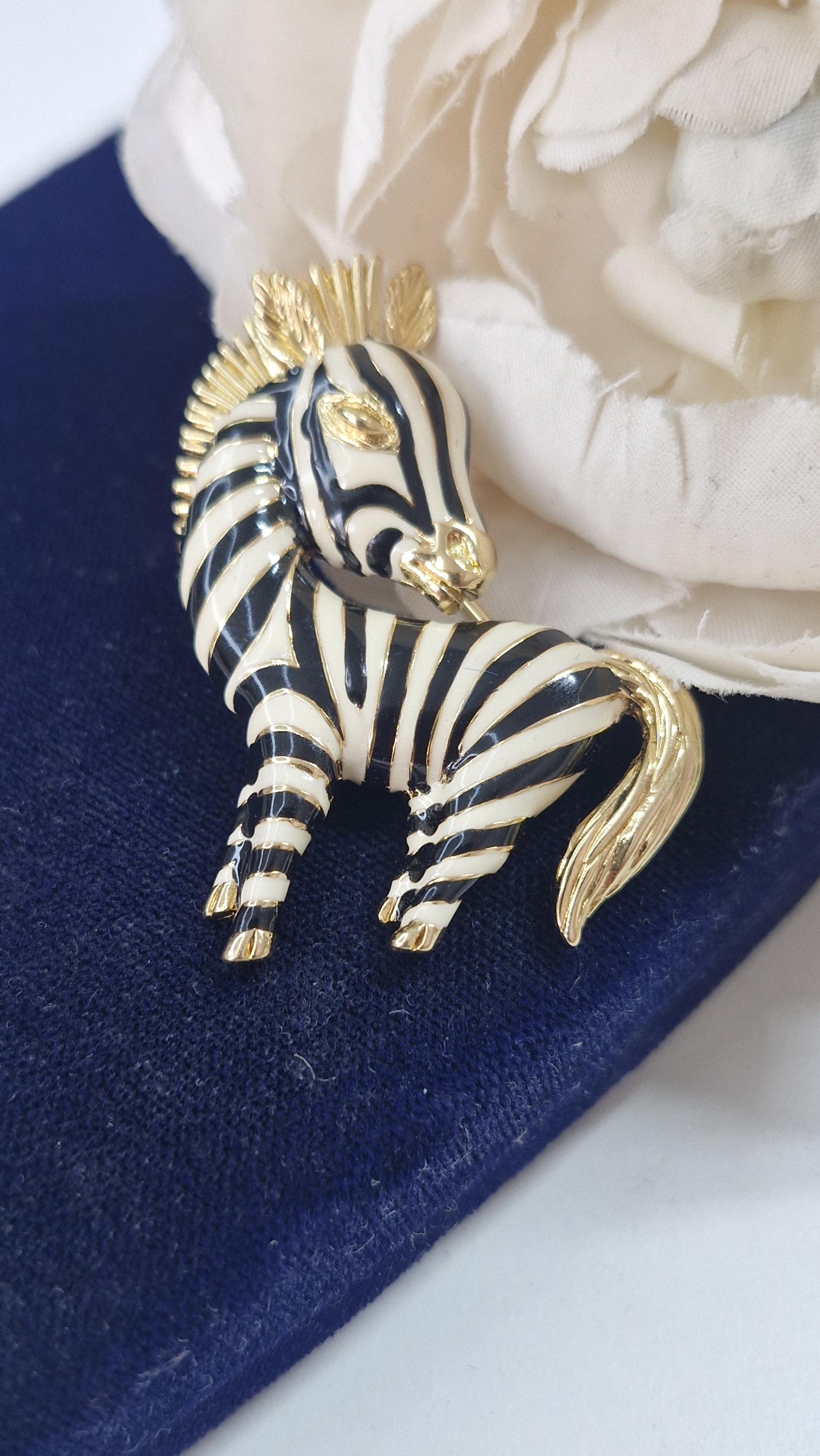 D'Orlan ヴィンテージブローチ ゴールドカラー 紫石 D'orlan Jewellery - Etsy