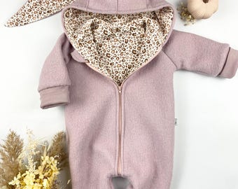 Walk suit/walk overall in soft pink Leo 100% virgin wool