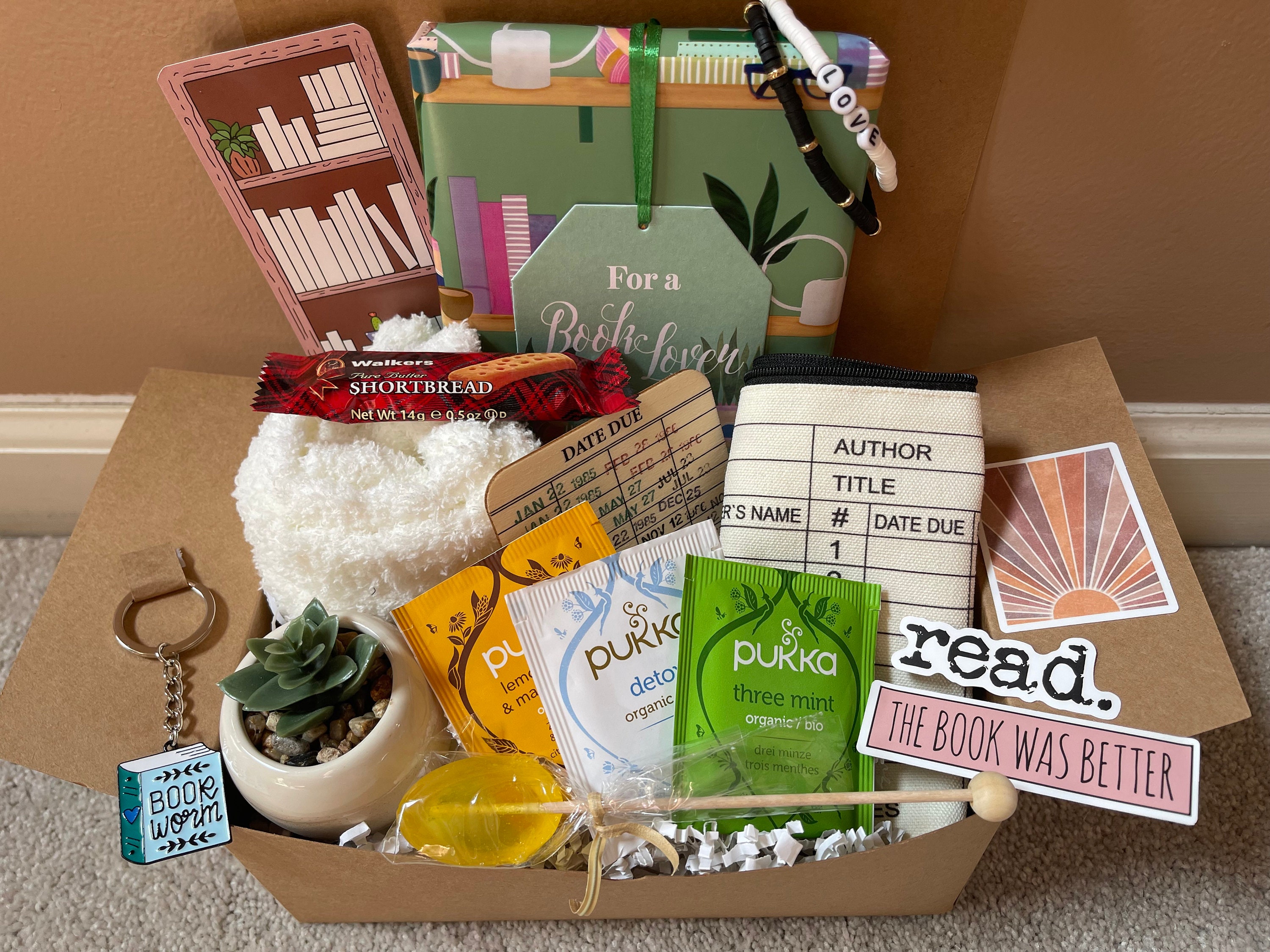 Blind date with a book gift box, perfect gift for her