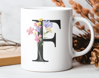 personalisierte Tasse mit Buchstaben im floralen Design | Keramik | Tasse mit Name | Blumenmuster | Personalisiert mit Wunschnamen