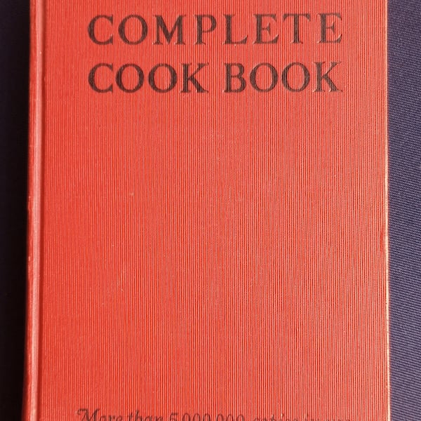 Rumford Complete Cookbook. HC. 1947. Maker of Rumford Baking Powder first published classic cookbook in 1908. 41st ed. 213 p. Great cond.