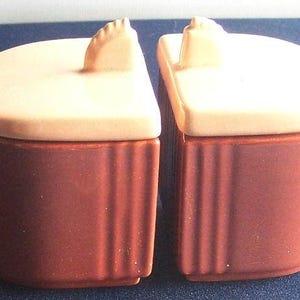 RARE 1940’s Vintage pair Franciscan Ware “Tiempo” Condiment Jam & Jelly Jars art-deco cool~Coffee Brown w/ Peachy lids – Great Cond.