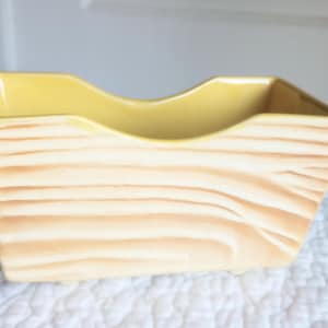 Midcentury Schal für Keramik. Holzmaserung / Textur. Einzigartig! Hergestellt in den USA.