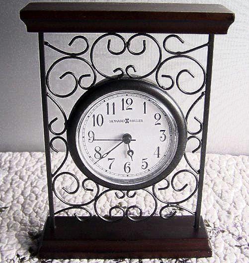 Horloge Murale Vintage Howard Miller Années 70 - Métal Argenté Design Minimaliste