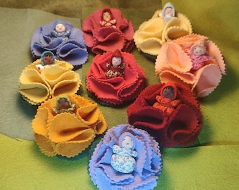 Kwietnik Blooming Babies Tiny Waldorf Dolls Mini