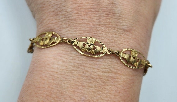10k Yellow Gold Claddagh Bracelet, 7.25 in - image 1