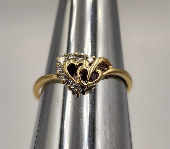 10k Yellow Gold Diamond Heart Ring, Size 6.5 - image 2