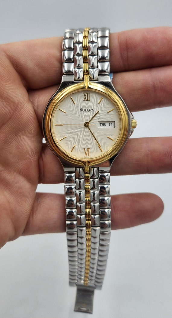 Vintage Bulova Quartz Two Tone Watch, 8.5 Vintage Bulova Quartz Two Tone Watch, 8.5