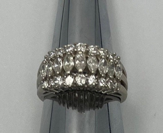 14K White gold diamond cocktail ring - image 4