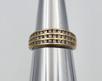 10k Yellow Gold Vintage Diamond Ring, Size 6.75